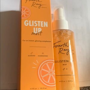 Fourth Ray Beauty’s Glisten Up Mist